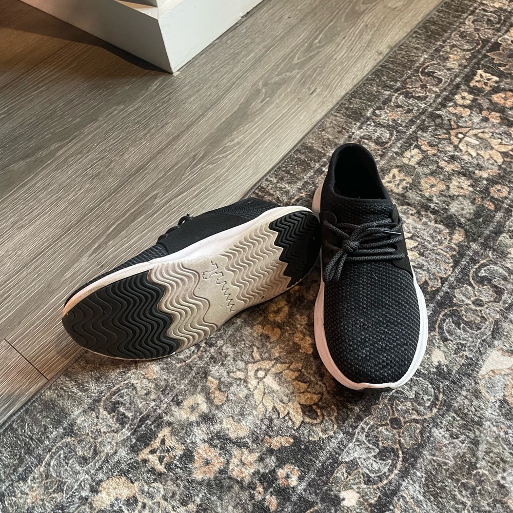 Black Vessis